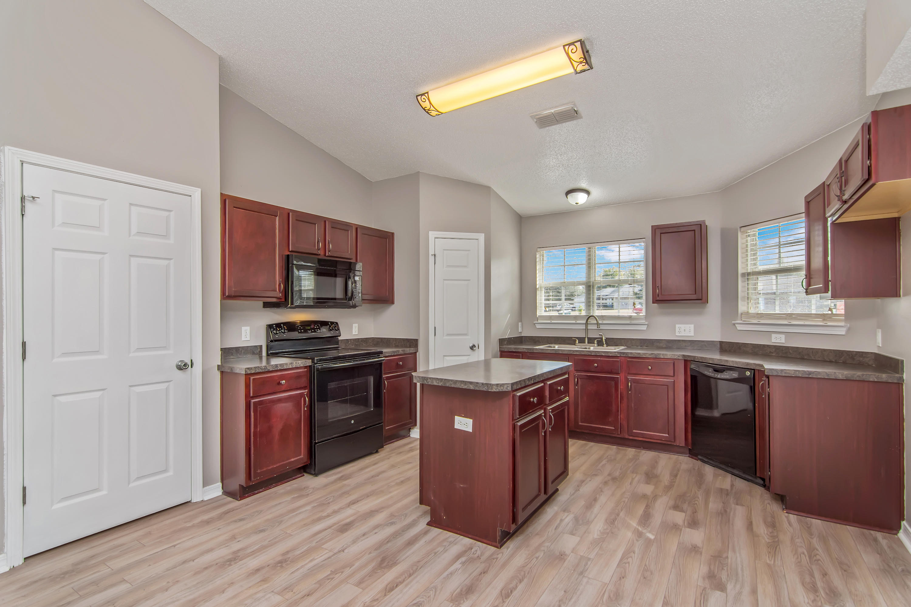 2602 Corner Creek Road Crestview, FL 32536 - Photo 8 of 26 Gallery Image 8