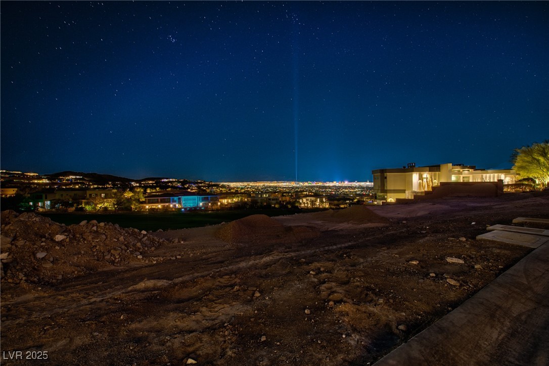 633 Majestic Rim Drive Henderson, NV 89012 - Photo 3 of 32