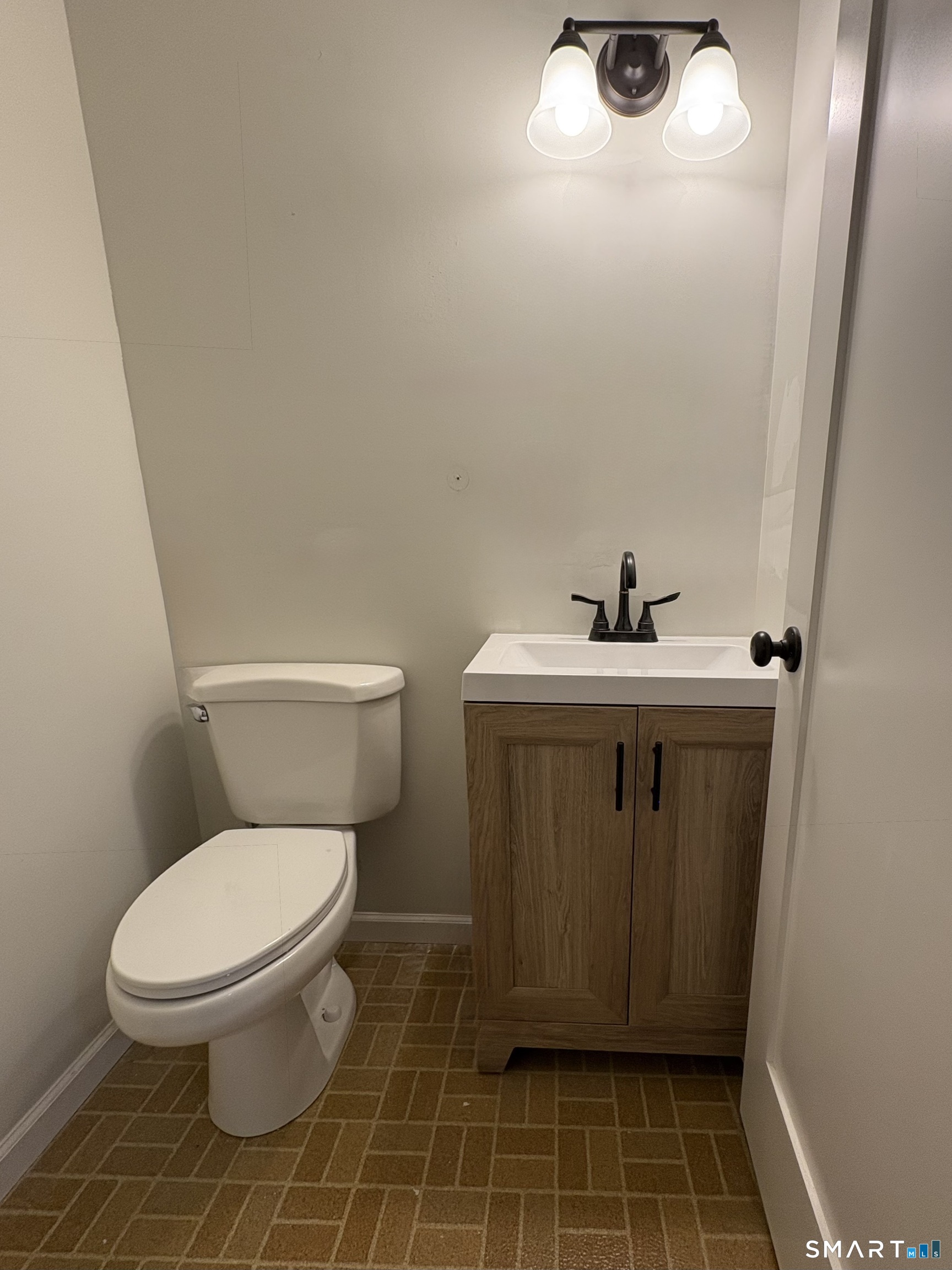 17 Sylvan Avenue Meriden, CT 06451 - Photo 5 of 14