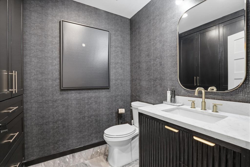 6914 Northaven Road Dallas, TX 75230 - Photo 23 of 40 .75 bathroom, perfect for guests with lots of storage space.