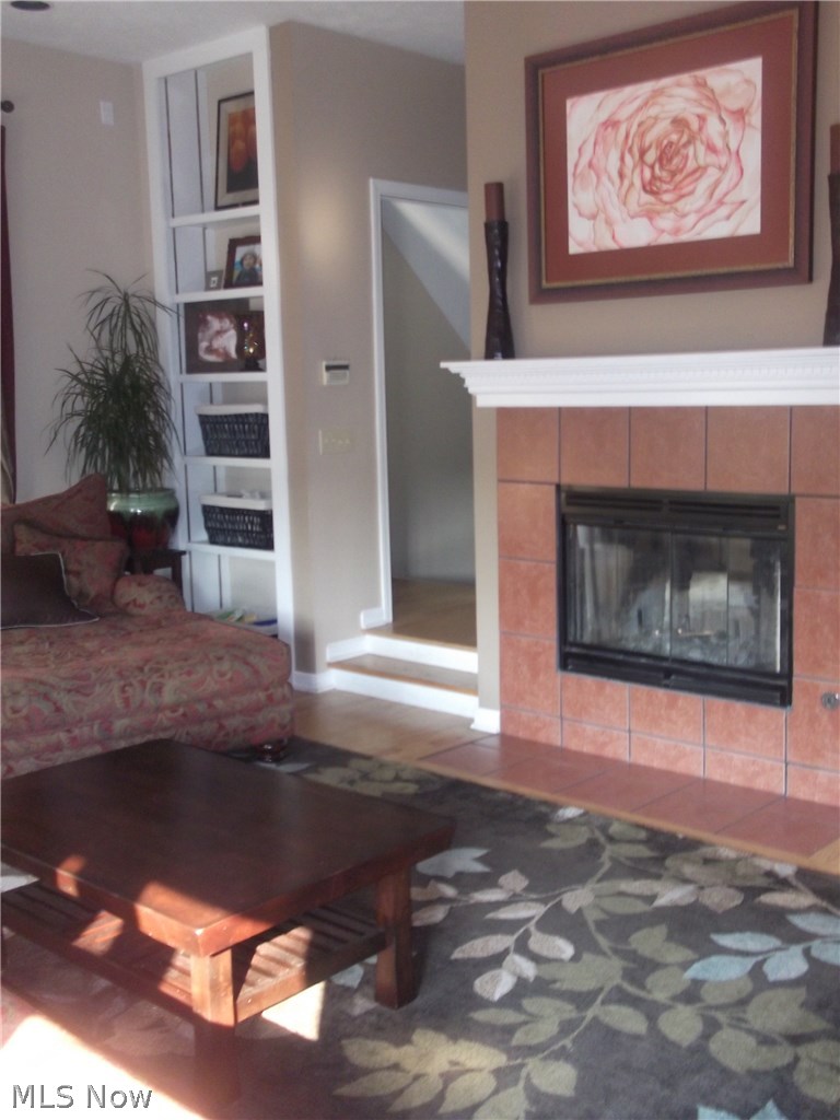 609 Literary Road Cleveland, OH 44113 - Photo 7 of 32 Gallery Image 7