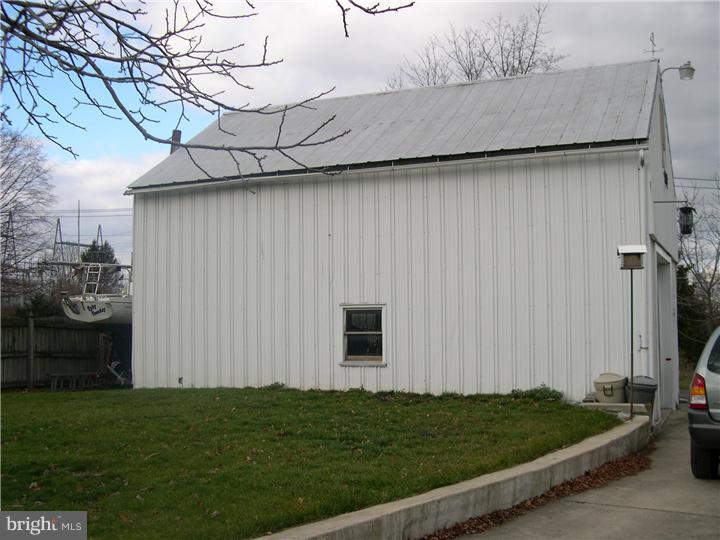 507 Albert Drive Sinking Spring, PA 19608 - Photo 3 of 8 Gallery Image 3