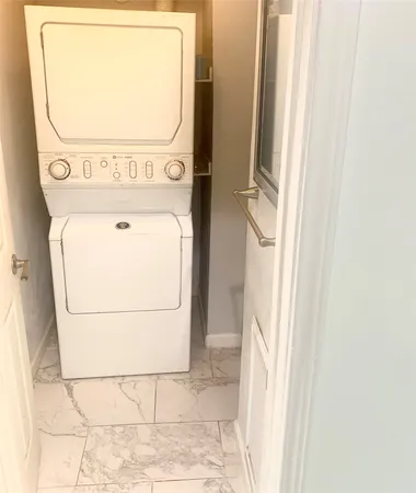 $1,300 | 909 Silber Road, Unit 57J, Houston, TX 77024