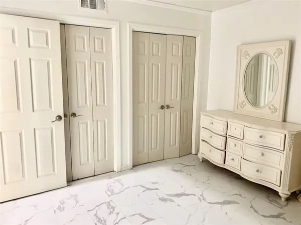 $1,275 | 909 Silber Road, Unit 57J, Houston, TX 77024