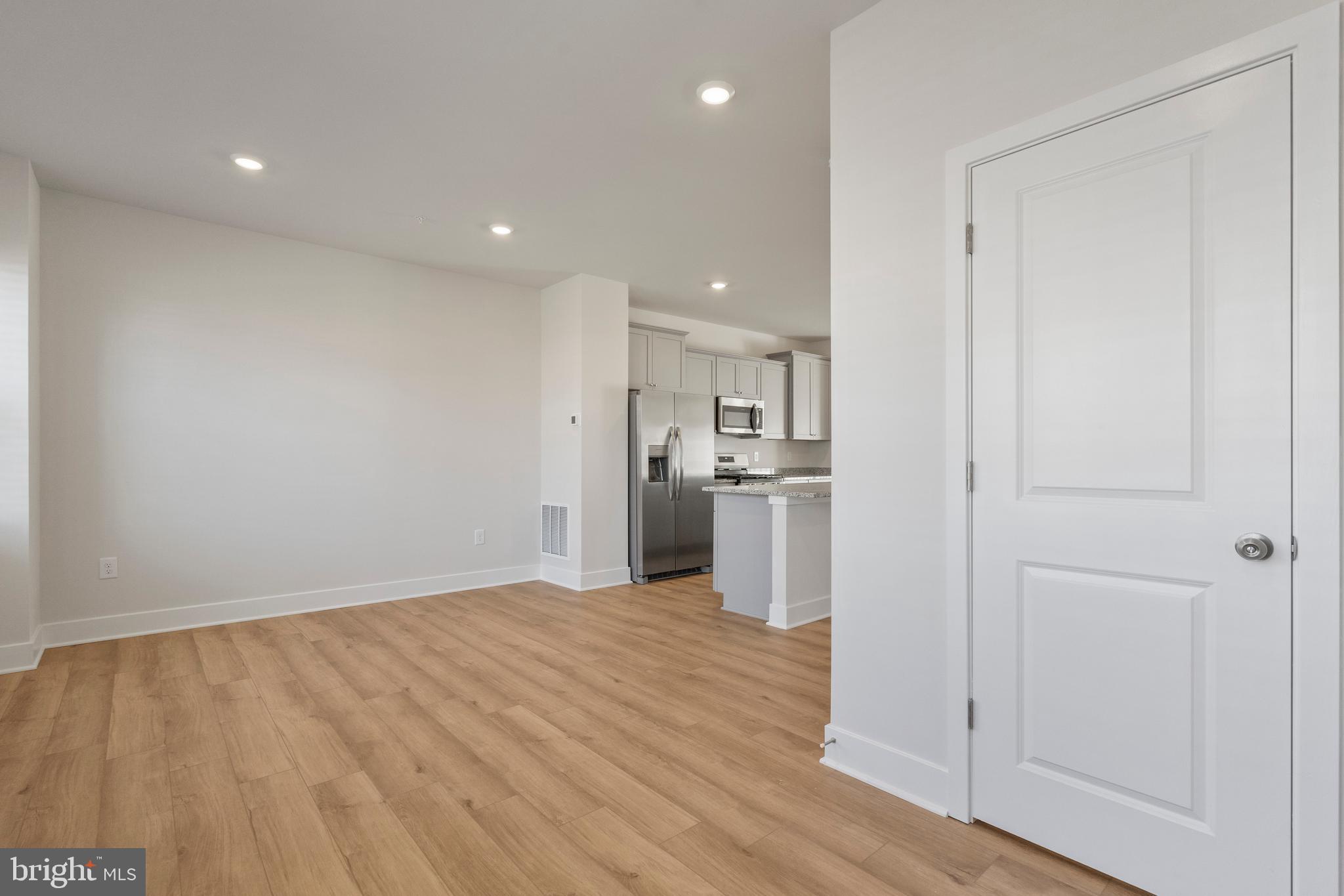 1822 Parham Way Baltimore, MD 21244 - Photo 7 of 38