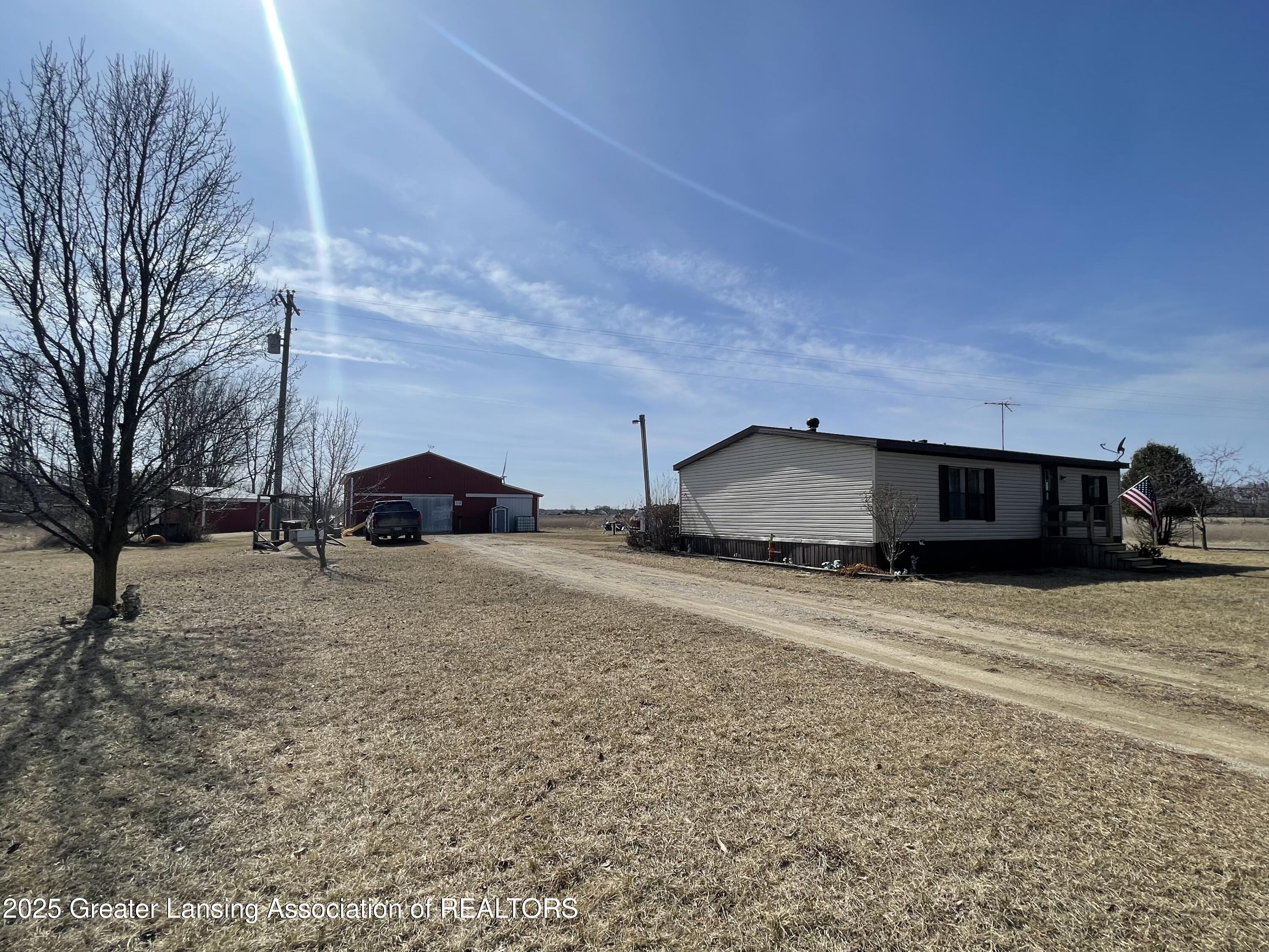 11173 Bennett Road Sumner, MI 48889 - Photo 1 of 56 IMG_5231