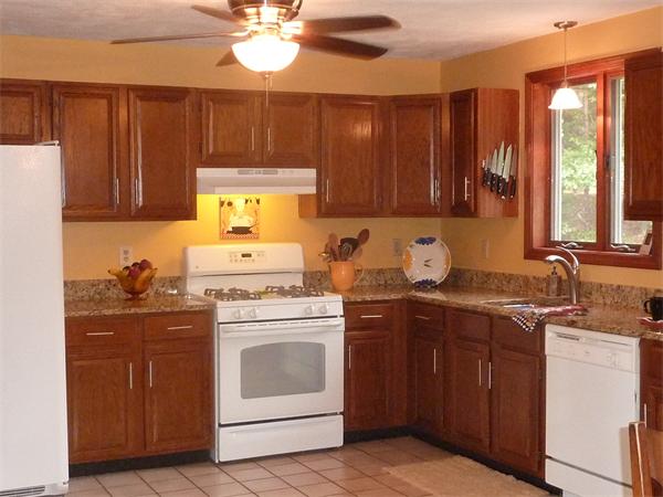 6 Rodeo Circle Billerica, MA 01821 - Photo 4 of 28