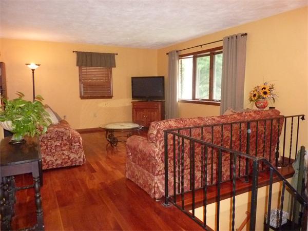 6 Rodeo Circle Billerica, MA 01821 - Photo 8 of 28