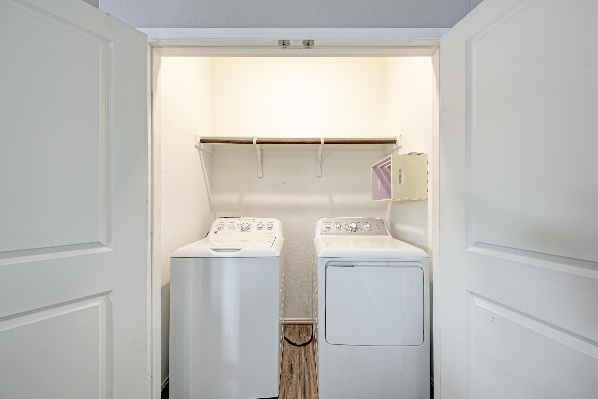 129 Vulcan Drive Jarrell, TX 76537 - Photo 28 of 35 a utility room with dryer and washer