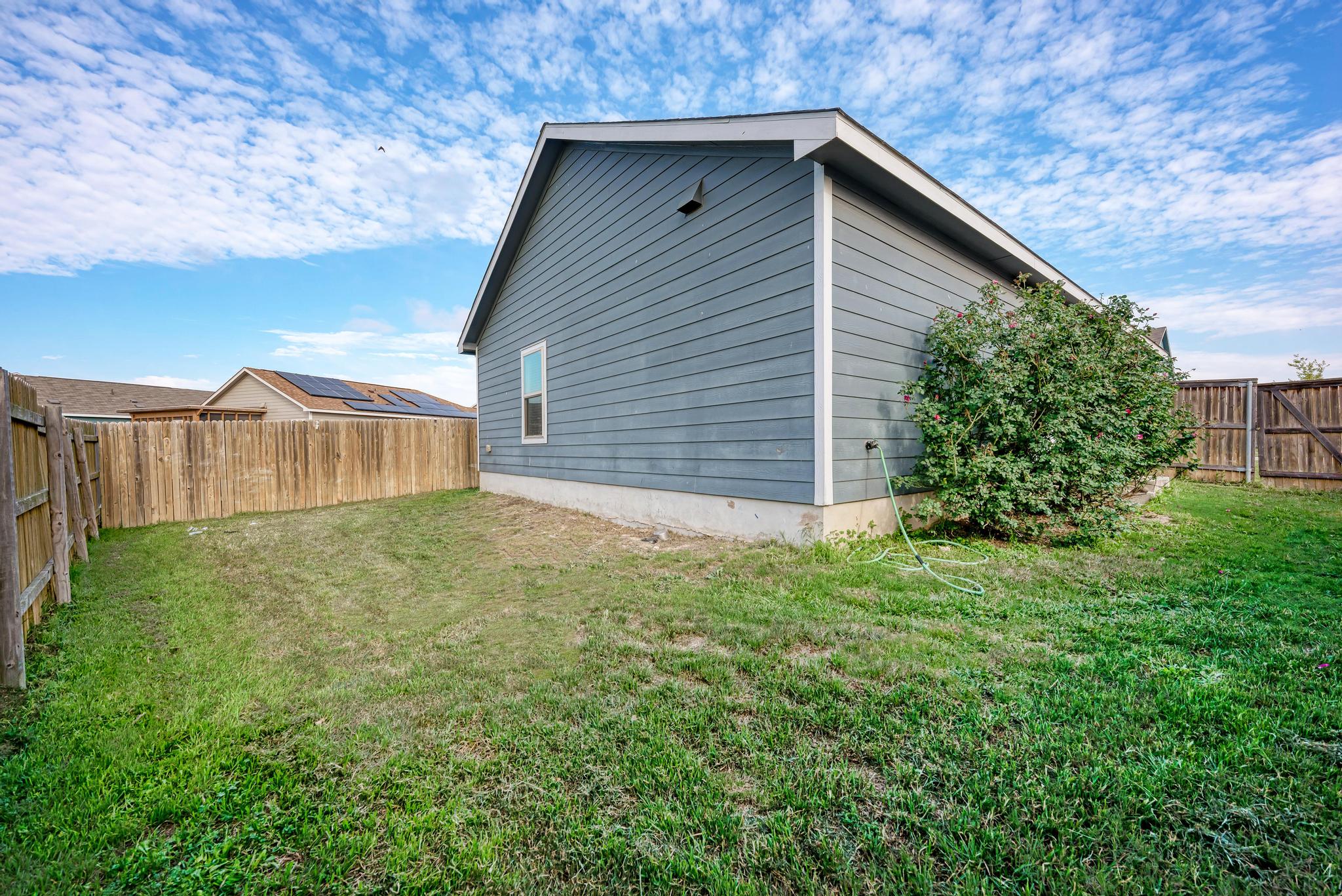 129 Vulcan Drive Jarrell, TX 76537 - Photo 29 of 35 a view of a backyard