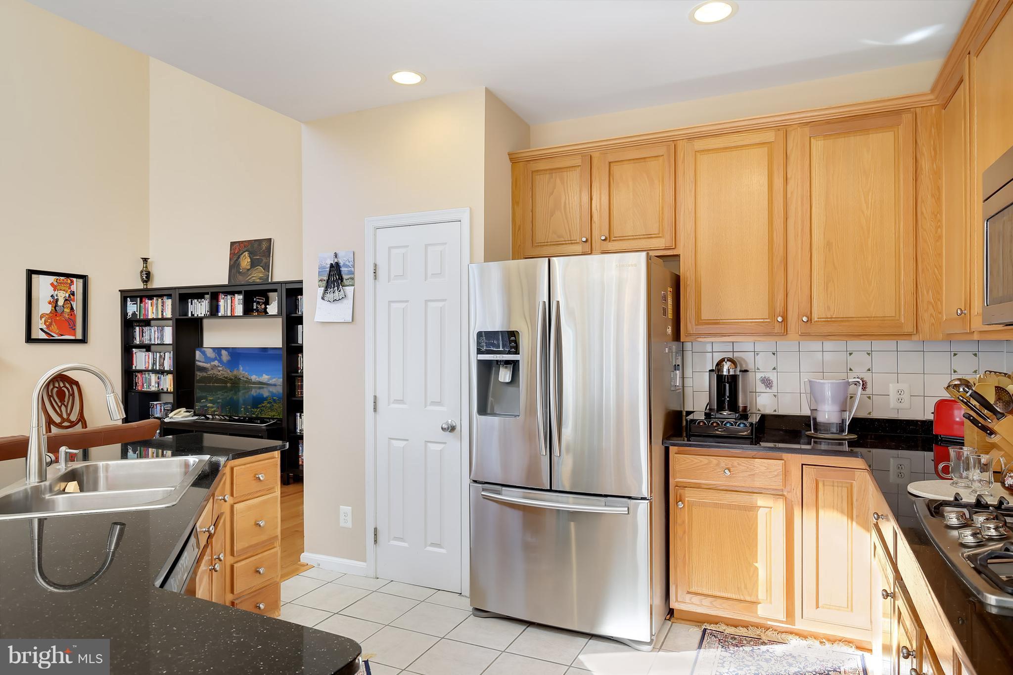 12343 Brown Fox Way Reston, VA 20191 - Photo 13 of 30 Kitchen