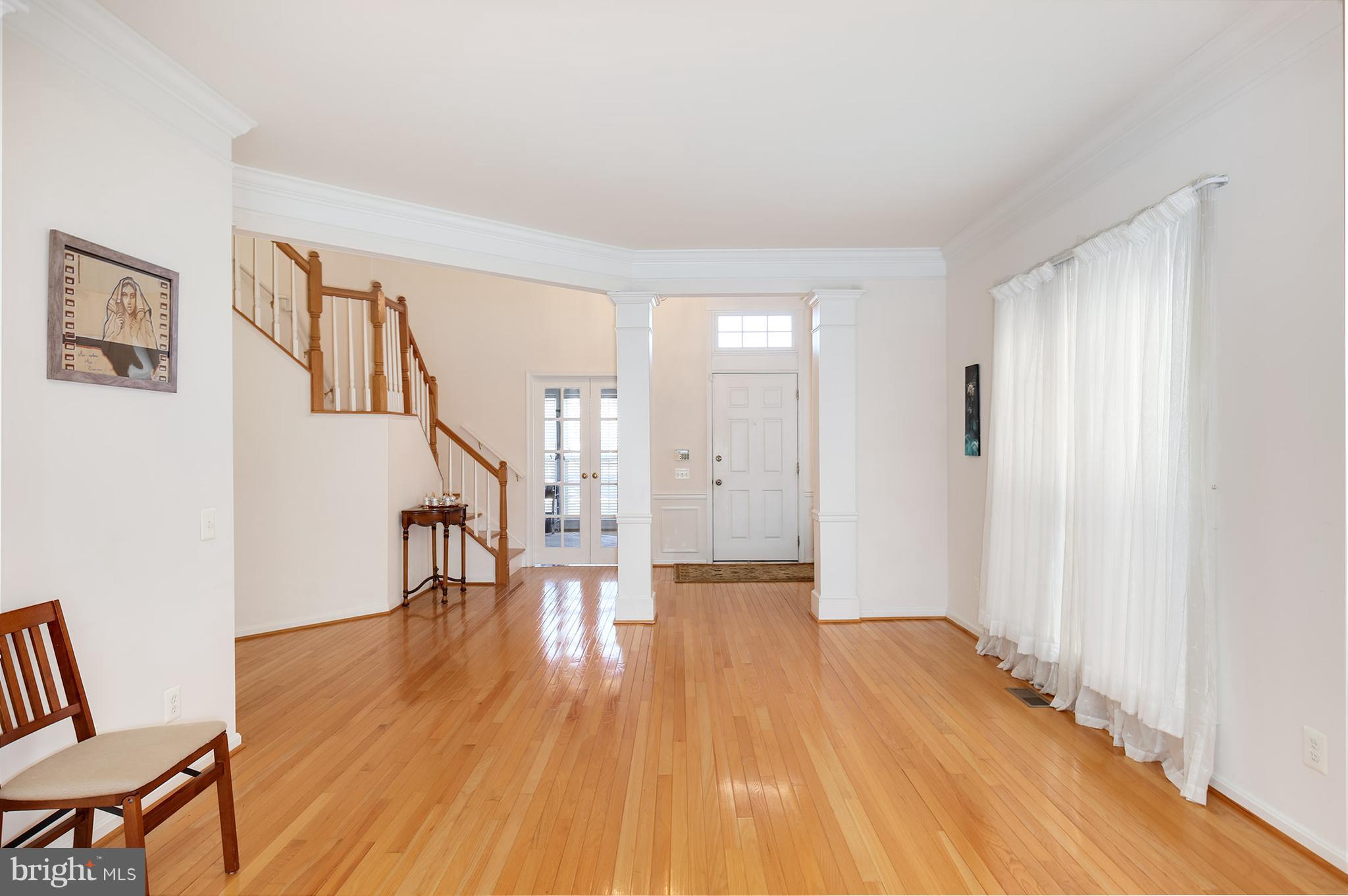 12343 Brown Fox Way Reston, VA 20191 - Photo 4 of 30 Living Room