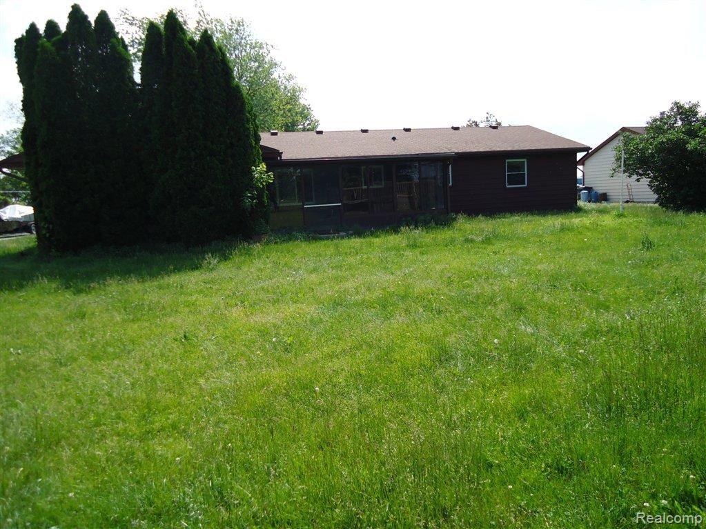 9145 Minx Road Temperance, MI 48182 - Photo 14 of 14 Back of Home.jpg