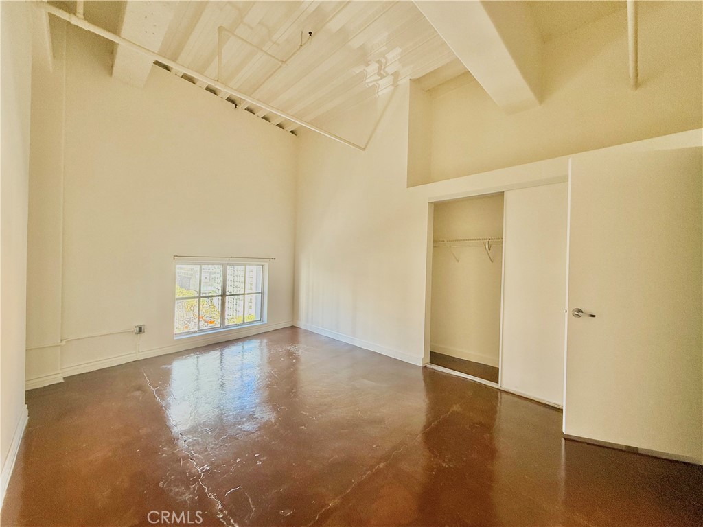 312 West 5th Street, Unit 903 Los Angeles, CA 90013 - Photo 7 of 12 a view of an empty room