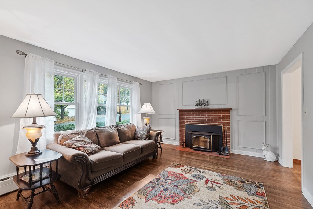 48 Valley View Road Leominster, MA 01453 - Photo 7 of 25 Gallery Image 7