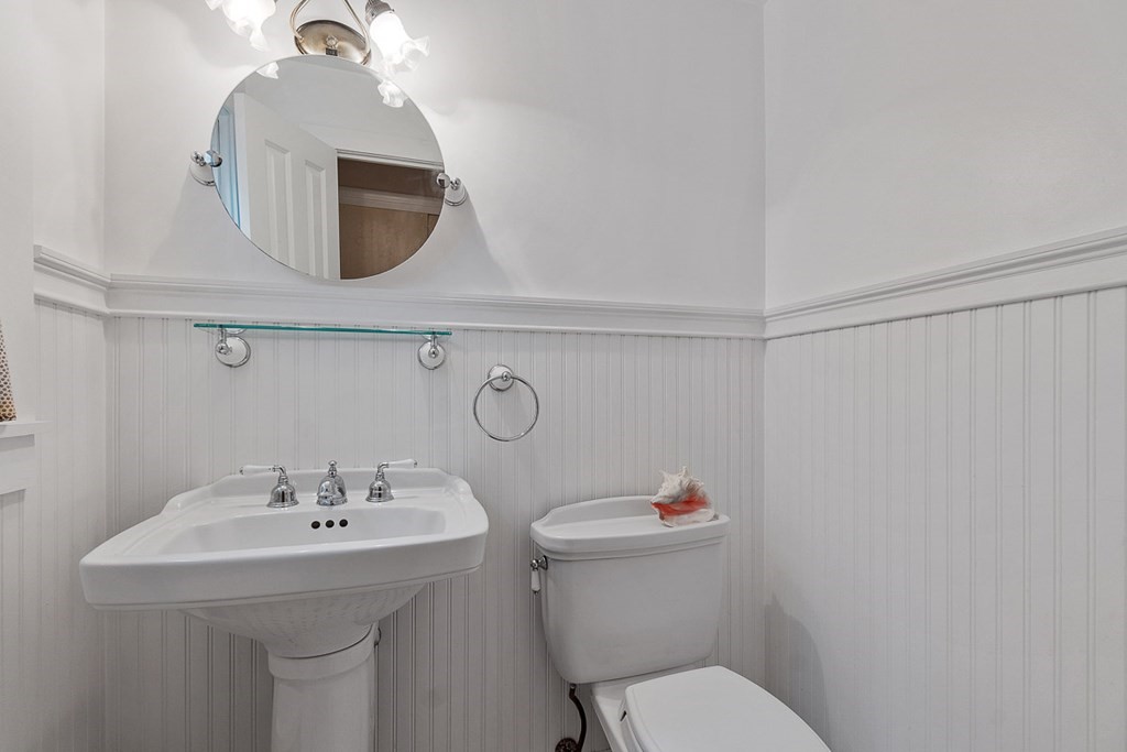 48 Valley View Road Leominster, MA 01453 - Photo 9 of 25 Gallery Image 9