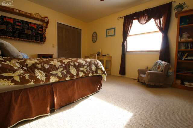 7491 Cook Road Swartz Creek, MI 48473 - Photo 13 of 34 20457084-12.JPG