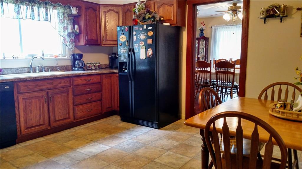1546 Dime Road Vandergrift, PA 15690 - Photo 4 of 24
