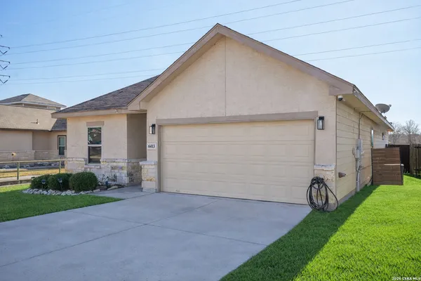 $1,950 | 6413 Von Rosk, Leon Valley, TX 78238