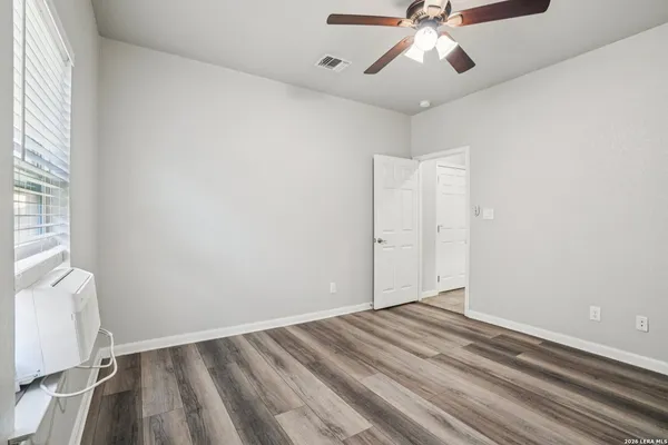 $1,950 | 6413 Von Rosk, Leon Valley, TX 78238