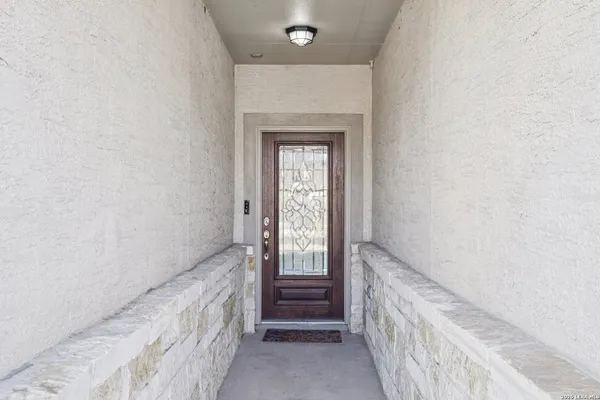 $1,950 | 6413 Von Rosk, Leon Valley, TX 78238