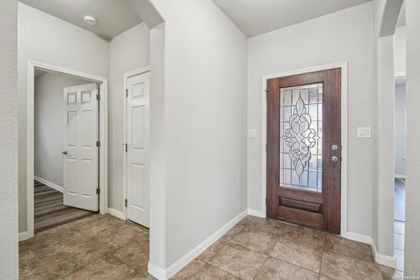 $1,950 | 6413 Von Rosk, Leon Valley, TX 78238
