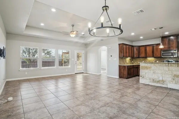 $1,950 | 6413 Von Rosk, Leon Valley, TX 78238