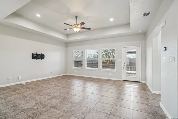 $1,950 | 6413 Von Rosk, Leon Valley, TX 78238