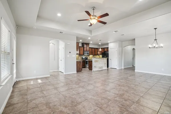 $1,950 | 6413 Von Rosk, Leon Valley, TX 78238