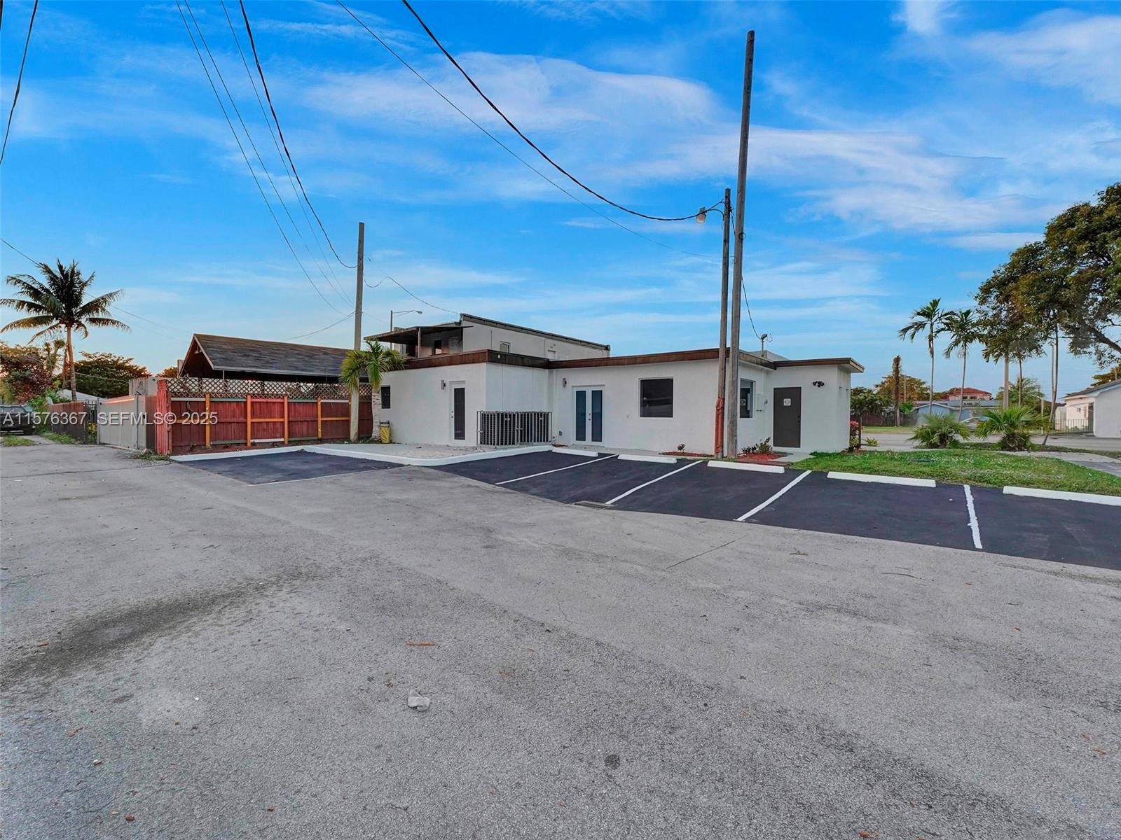 5232 Pembroke Road Hollywood, FL 33021 - Photo 6 of 23 Photo 6