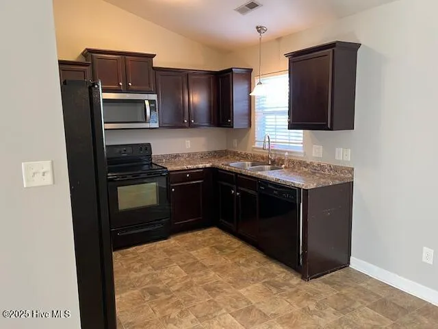 $269,000 | 400 Duncan Drive South, Richlands, NC 28574