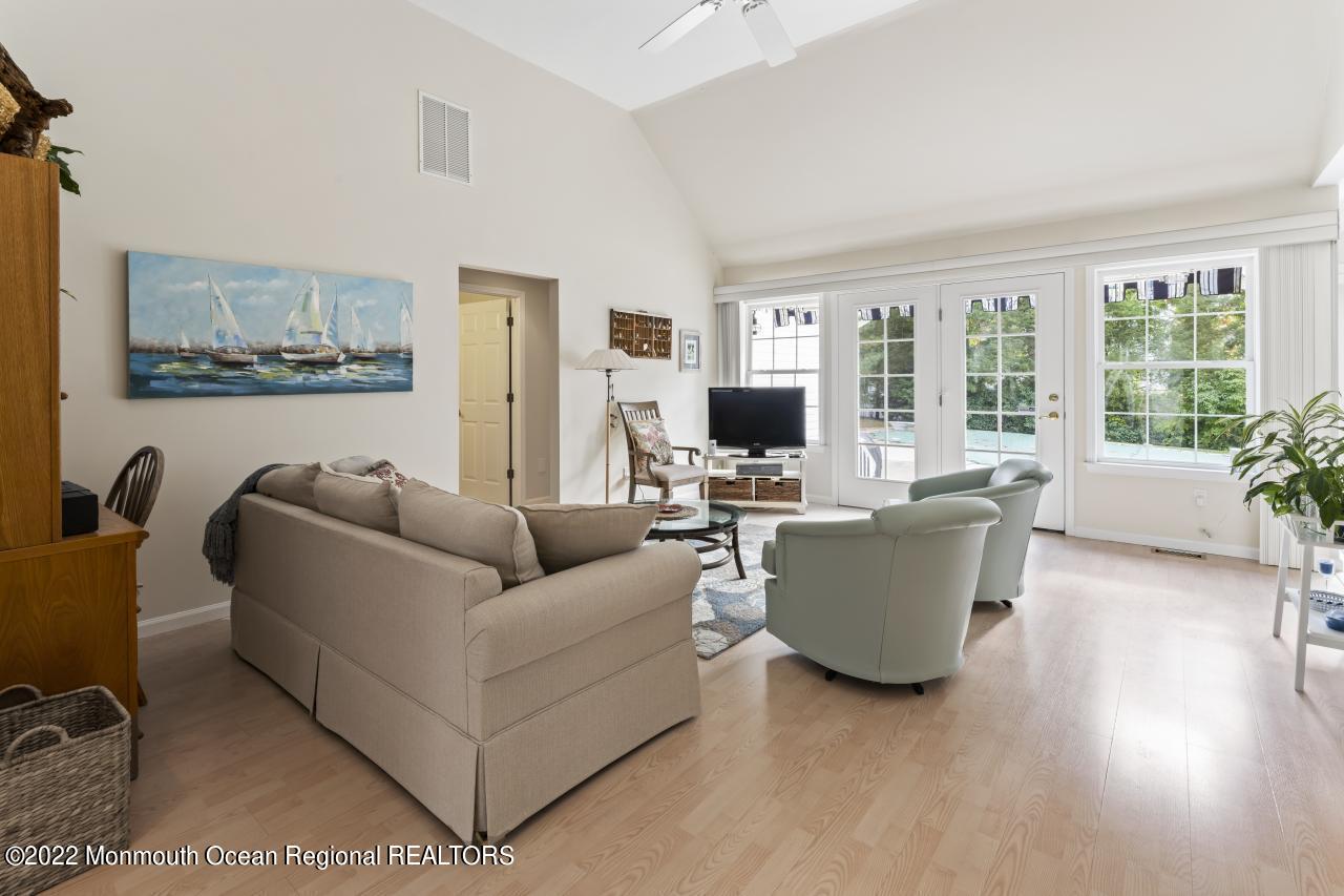171 Cruise Road Manahawkin, NJ 08050 - Photo 16 of 46 15