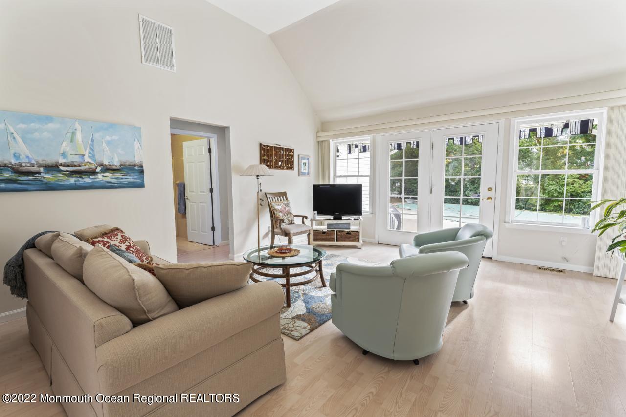 171 Cruise Road Manahawkin, NJ 08050 - Photo 17 of 46 16