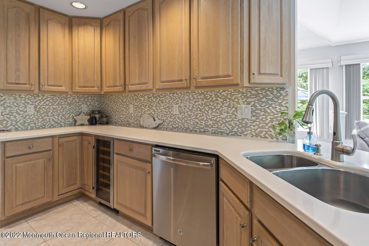 171 Cruise Road Manahawkin, NJ 08050 - Photo 28 of 46 25