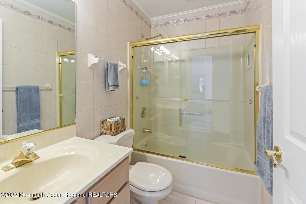 171 Cruise Road Manahawkin, NJ 08050 - Photo 30 of 46 29