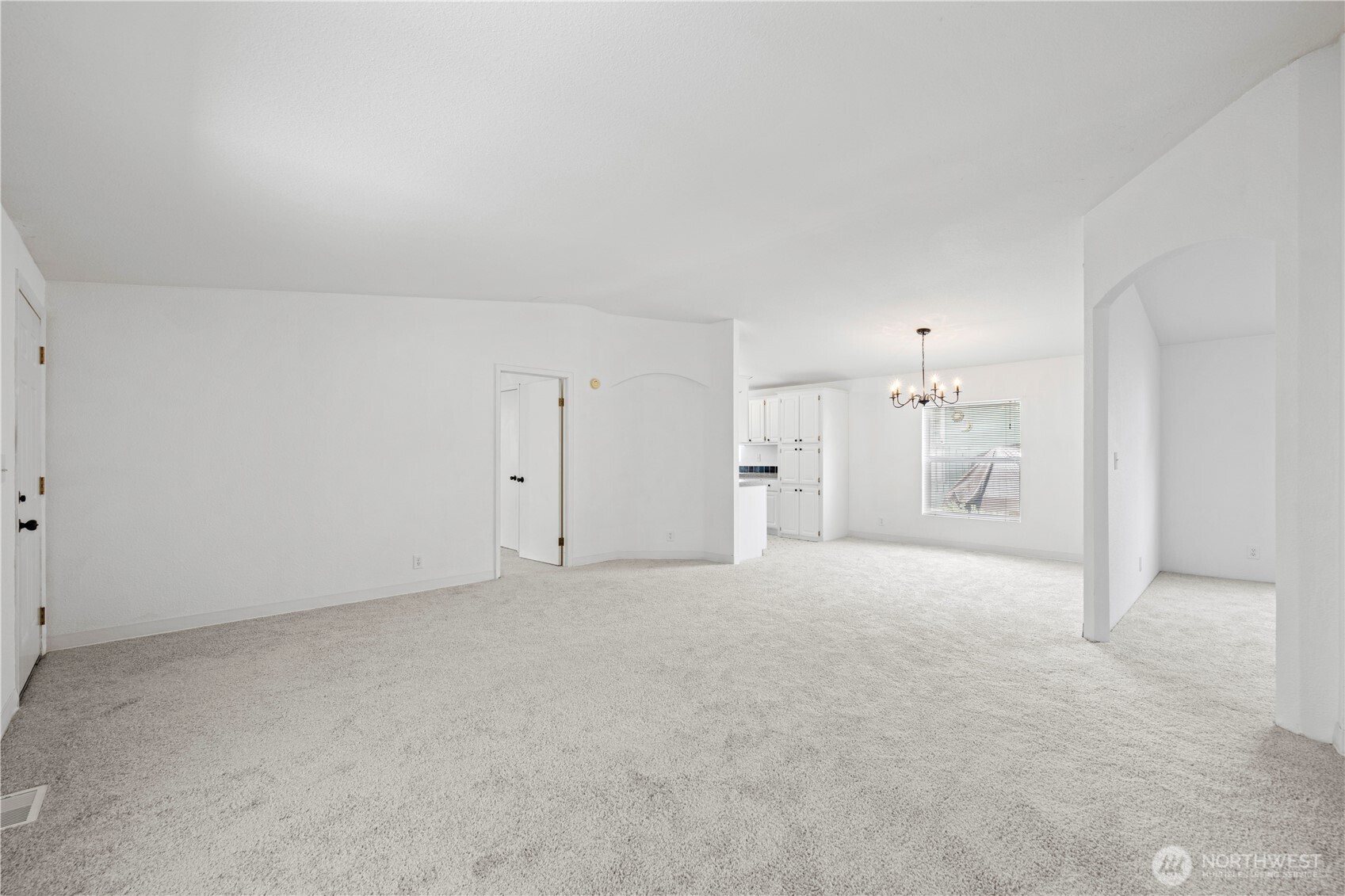 11100 4th Avenue West, Unit 22 Everett, WA 98204 - Photo 5 of 29