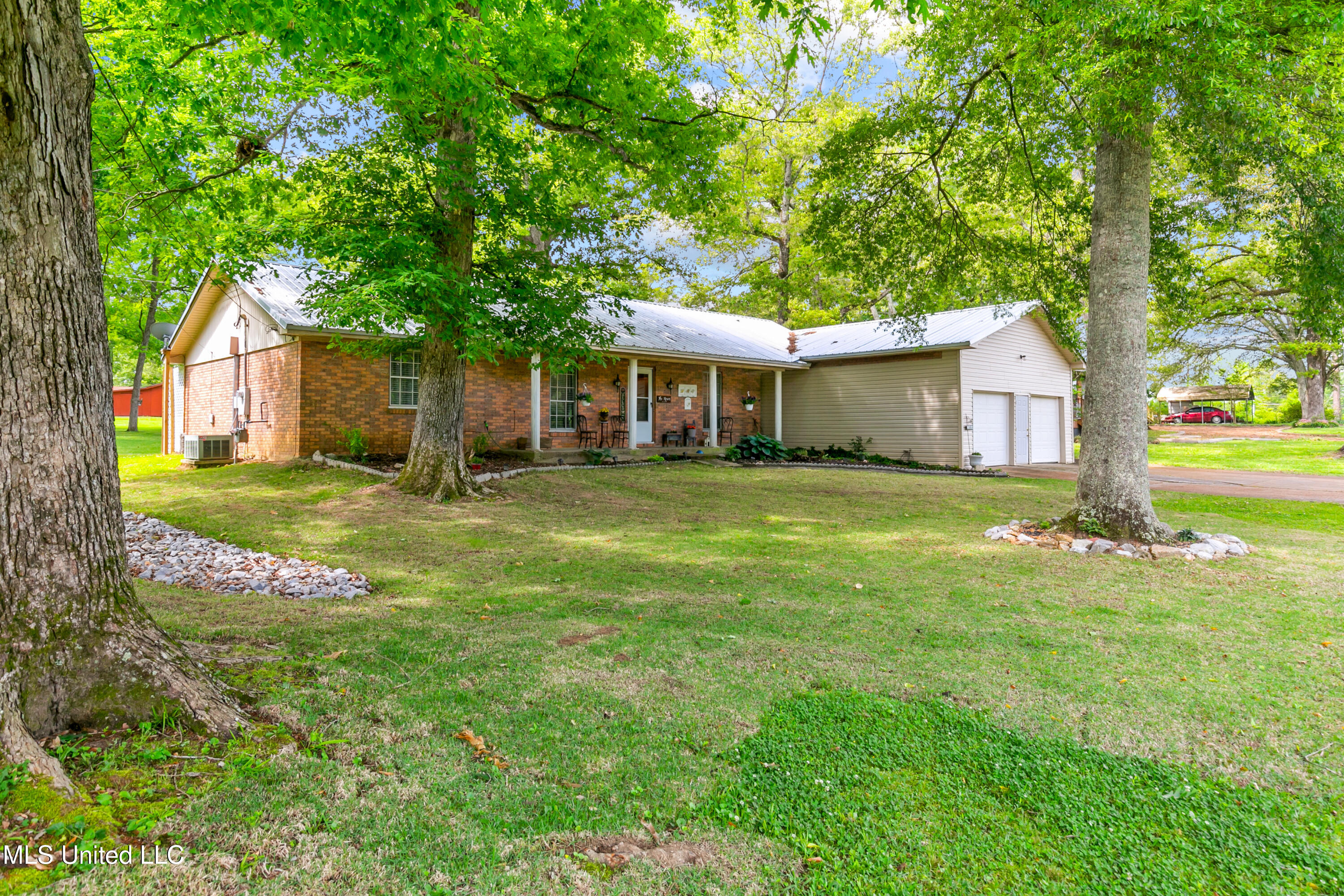 1118 Gunter Road Florence, MS 39073 - Photo 1 of 33 1118 Gunter-4