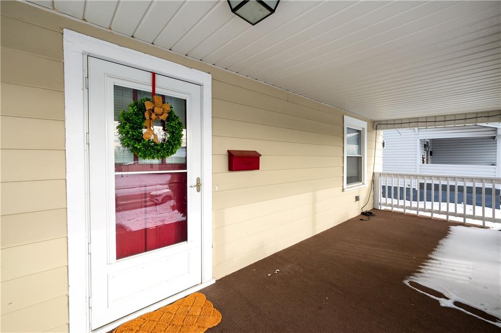 821 Vogan Street New Castle, PA 16101 - Photo 4 of 33 a view of an entryway