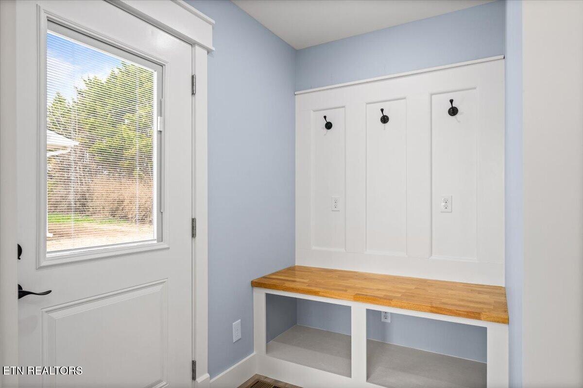 111 Azalea Lane, Unit 2 Jacksboro, TN 37757 - Photo 16 of 40 14-Azalea Ln