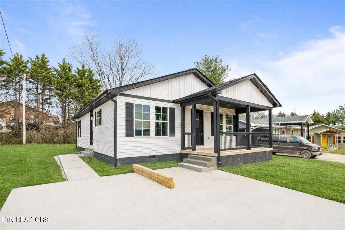 111 Azalea Lane, Unit 2 Jacksboro, TN 37757 - Photo 2 of 40 02-Azalea Ln