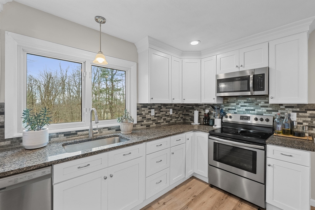78 Asnebumskit Road Paxton, MA 01612 - Photo 12 of 38