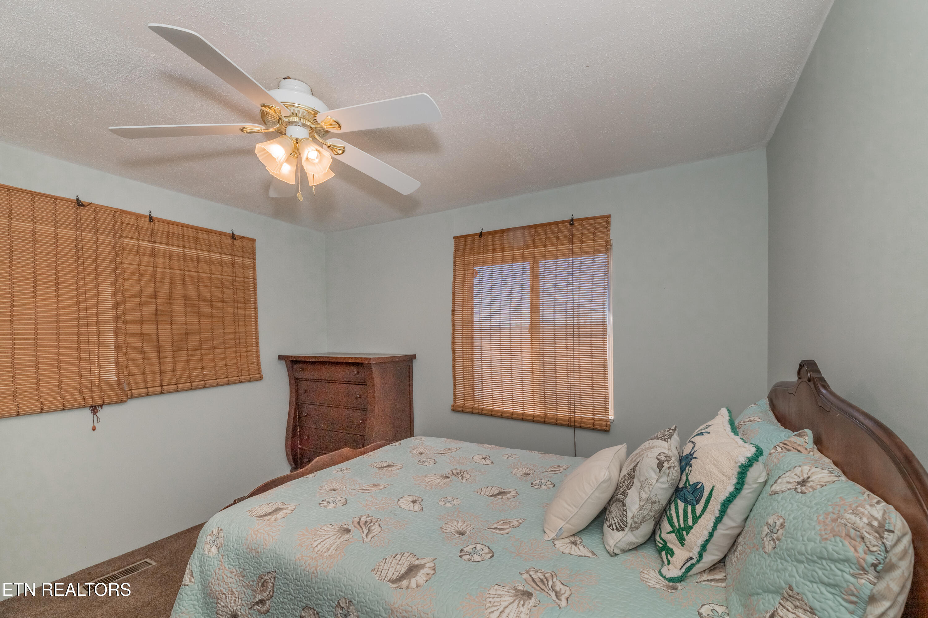 112 Victoria Road Kingston, TN 37763 - Photo 22 of 56 HOB_6880