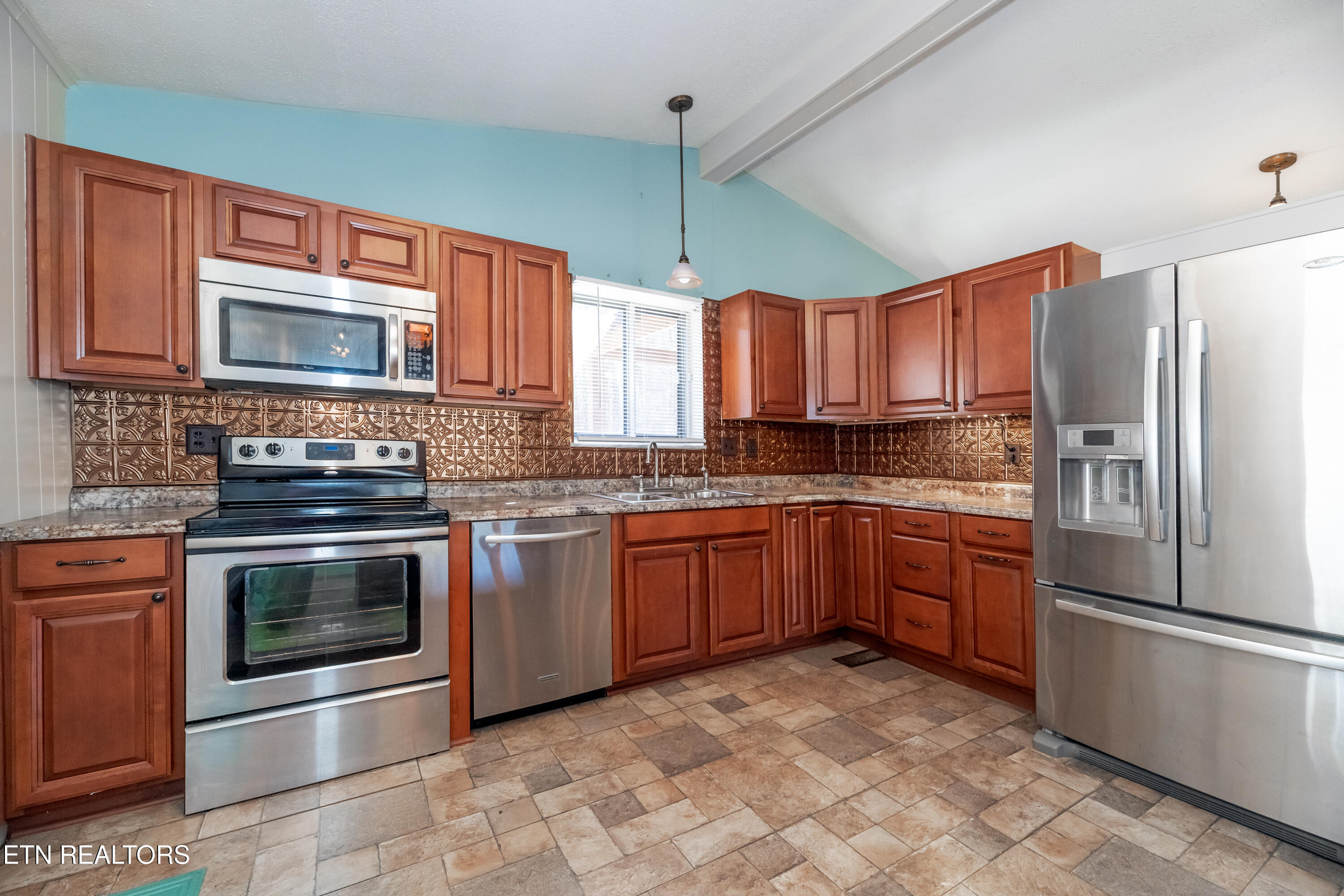 112 Victoria Road Kingston, TN 37763 - Photo 3 of 56 HOB_6890-Edit