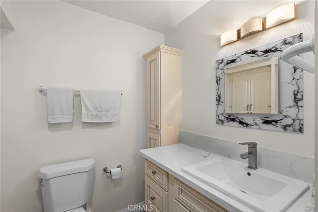 $3,350 | 4714 Park Granada, Unit 203, Calabasas, CA 91302