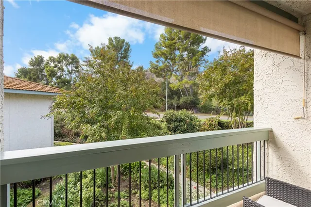 $3,350 | 4714 Park Granada, Unit 203, Calabasas, CA 91302