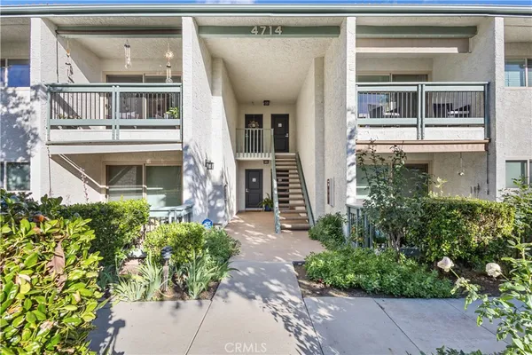 $3,250 | 4714 Park Granada, Unit 203, Calabasas, CA 91302