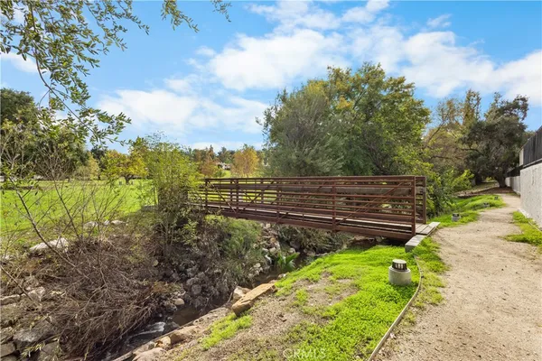 $3,250 | 4714 Park Granada, Unit 203, Calabasas, CA 91302