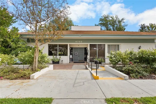 $3,350 | 4714 Park Granada, Unit 203, Calabasas, CA 91302