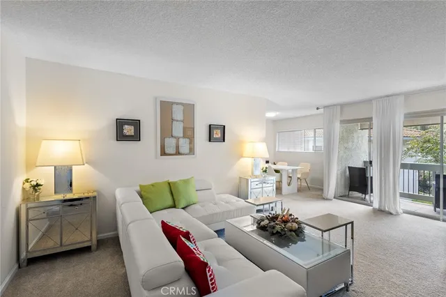 $3,350 | 4714 Park Granada, Unit 203, Calabasas, CA 91302