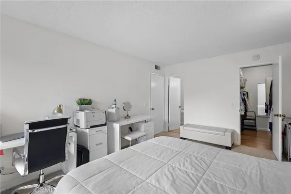 $3,250 | 4714 Park Granada, Unit 203, Calabasas, CA 91302